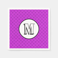 Monogrammkreise und -quadrate auf einem lila Muste