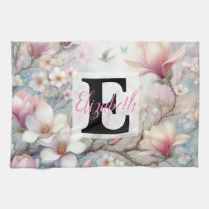 Monogrammname auf Wasserfarbenblumen in Pastellfar Geschirrtuch