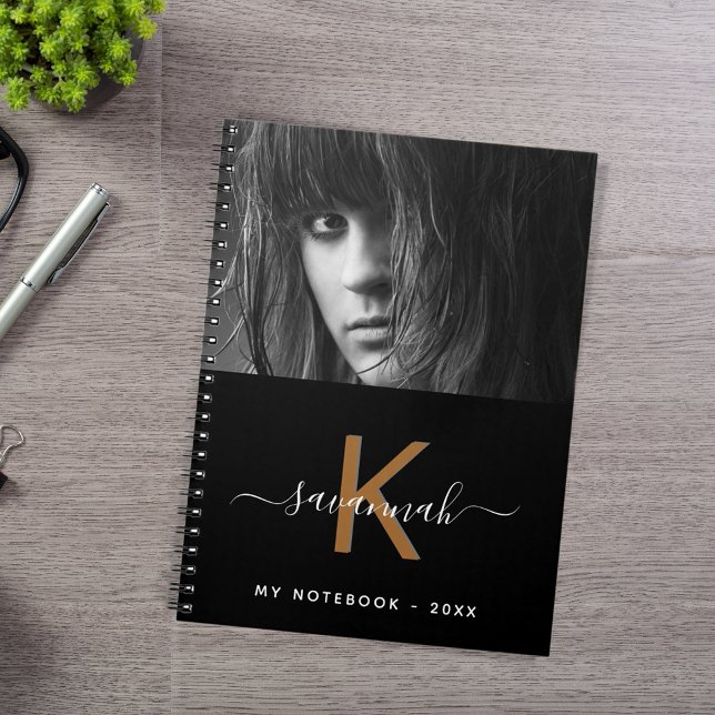 Monogrammschrift für Schwarz-weißes Foto Notizblock (Von Creator hochgeladen)