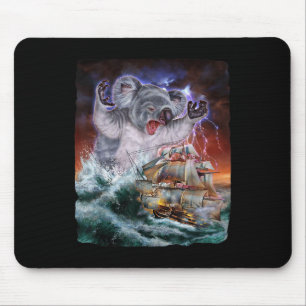 Monster Koala als Kraken angreifen ein Kriegsschif Mousepad