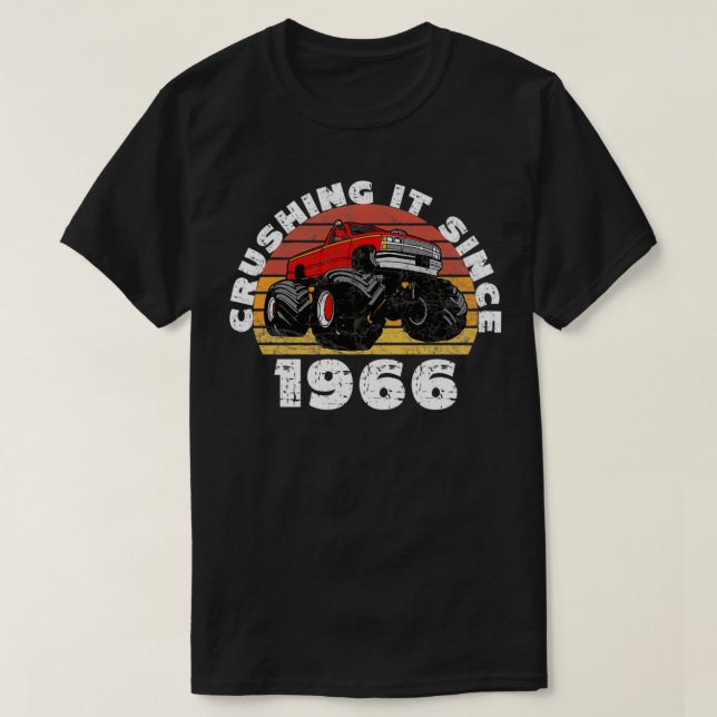 Monster Truck Fahrer zerkleinert es seit 1966 Gebu T-Shirt (Design vorne)