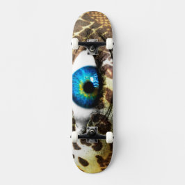 Monster-Vision: 7 3/4 Skateboard mit Augenprint