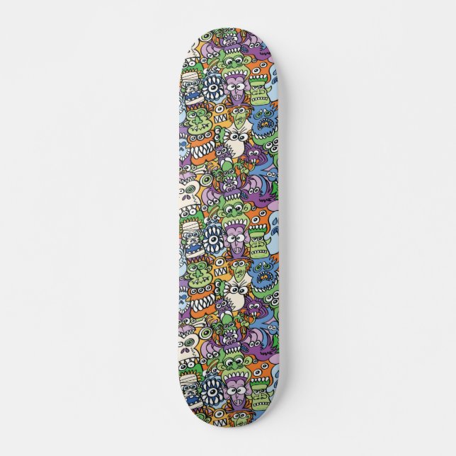 Monster werden in einem Halloween-Musterdesign ver Skateboard (Vorne)
