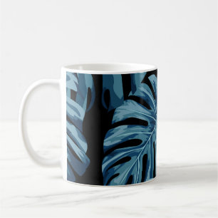Monstera Pflanze: blaues Blätter Muster. Kaffeetasse