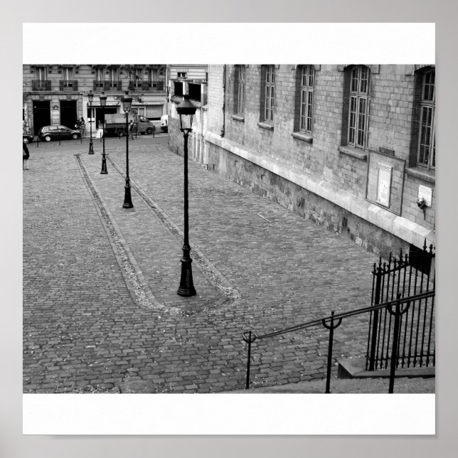 Montmartre Courtyard Poster (Vorne)