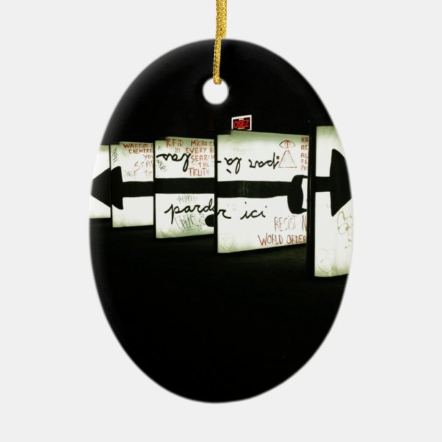 Montrealer Kunst Keramik Ornament (Vorne)