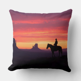 Monument Valley Iconic Western Sunset Silhouette  Kissen