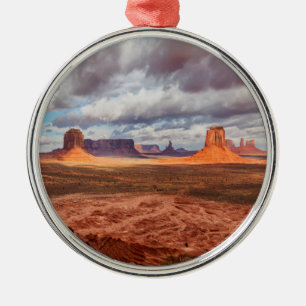 Monumentallandschaft, AZ Silbernes Ornament