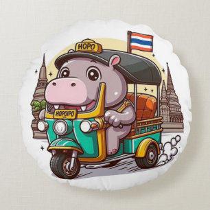 Moo Deng auf Tour Pillow Rundes Kissen