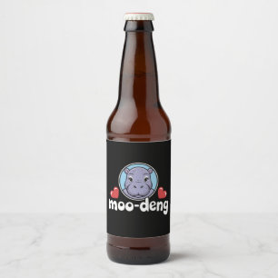 Moo Deng hüpfendes Schwein im Thai-Bild Baby Nilpf Bierflaschenetikett