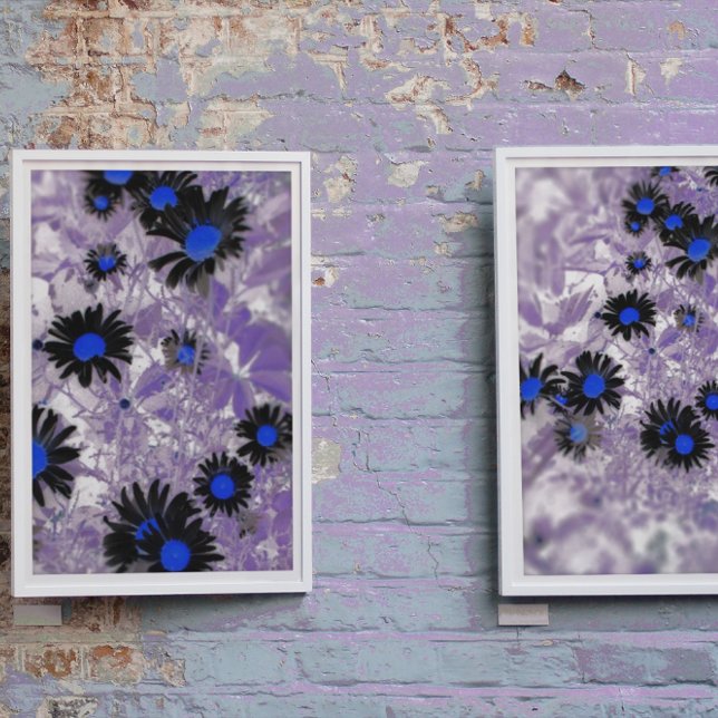 Moody Abstrakt Black & Blue Daisy auf Lila Pflanze Poster (Von Creator hochgeladen)