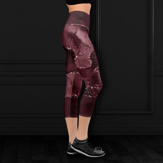 Moody Agate | Wein Bordeaux Sangria Merlot Maroon Capri Leggings (Von Creator hochgeladen)