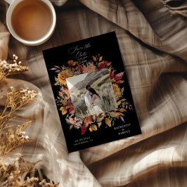 Moody Autumn Elegant Floral Save the Date Einladung