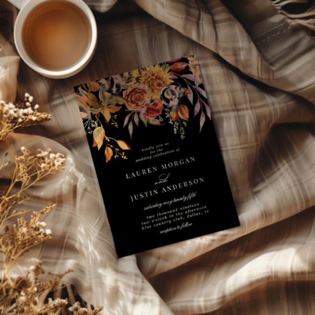 Moody Autumn Elegant Floral Wedding Einladung (Von Creator hochgeladen)