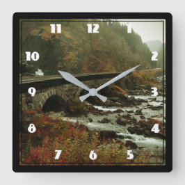 Moody Beautiful Nature Landschaft Quadratische Wanduhr