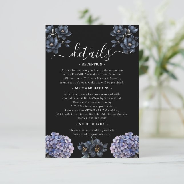 Moody Black Floral Classic Script Wedding Details Begleitkarte (Stehend Vorderseite)