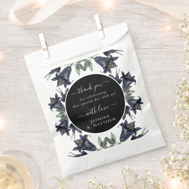 Moody Black Floral Classic Thank You Chic Wedding Geschenktütchen (Ausgeschnitten)