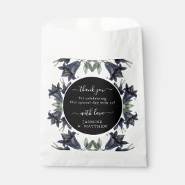 Moody Black Floral Classic Thank You Chic Wedding Geschenktütchen
