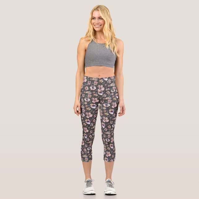 Moody Boho Watercolor Blush Wildflowers Pattern  Capri Leggings (Vorderseite)