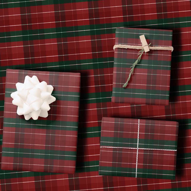 Moody Burgundy and Hunter Green Stripe Plaid Xmas Geschenkpapier Set (Von Creator hochgeladen)