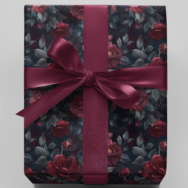 Moody Burgundy Rose Geschenkpapier (Von Creator hochgeladen)