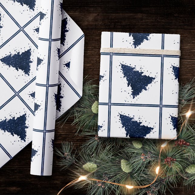 Moody Christmas Tree | Classy Dark Navy Blue Geschenkpapier (Von Creator hochgeladen)