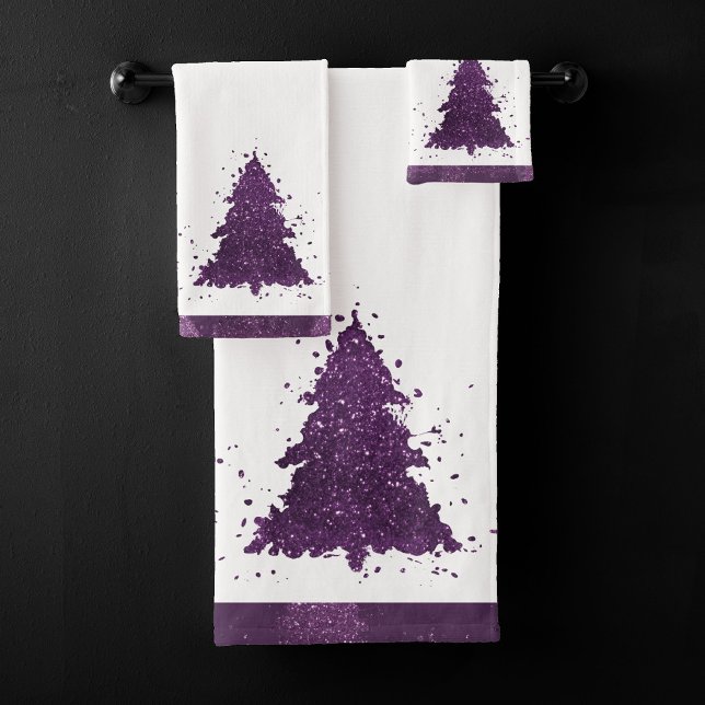 Moody Christmas Tree | Lila Spritzer aus dunklem P Badhandtuch Set (Von Creator hochgeladen)