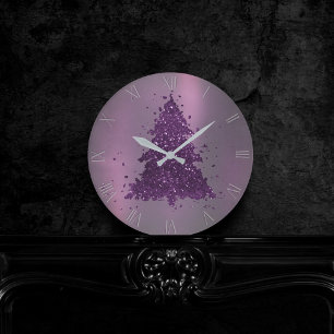 Moody Christmas Tree   Lila Spritzer Deep Plum Runde Wanduhr