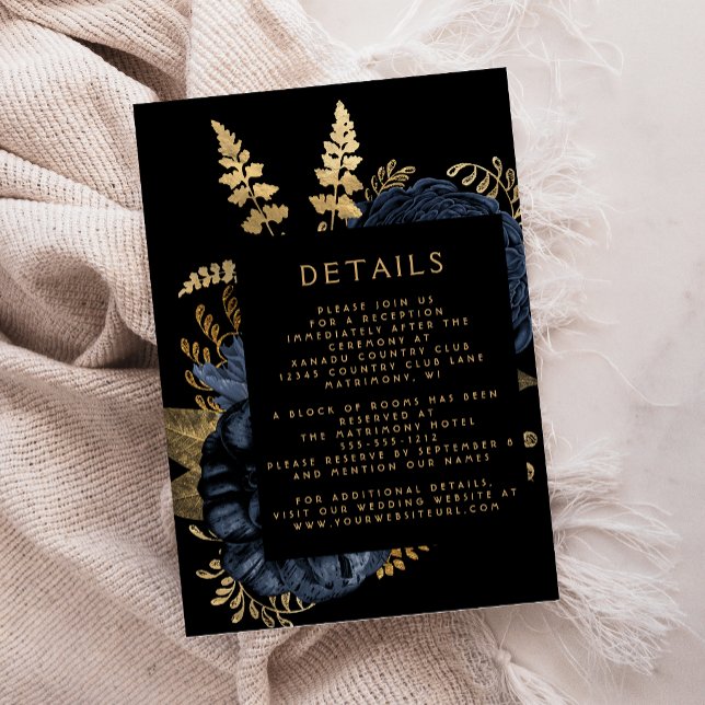Moody Dark Floral Navy Blue Gold Hochzeitdetails Begleitkarte (Von Creator hochgeladen)