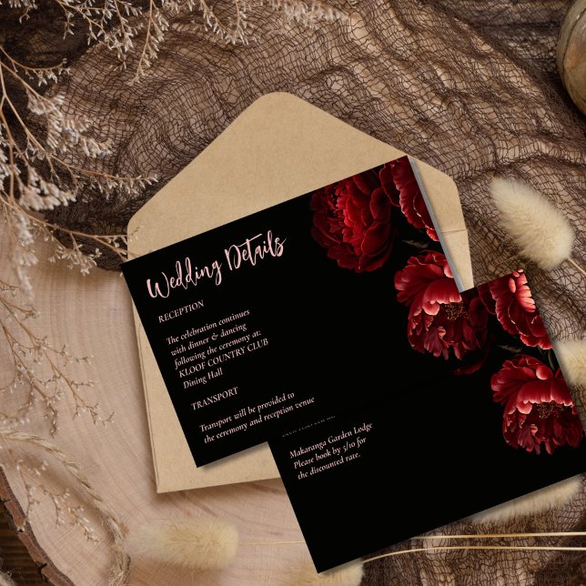 Moody dark Vintage Blume Hochzeitsdetails Begleitkarte (Moody dark vintage red peony roses flowers wedding details enclosure card wedding invitation suite)