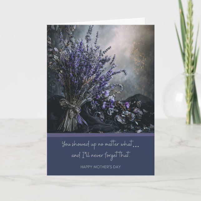 Moody, Elegant Mother's Day Lavendr Dark Floral  Karte (Vorderseite)
