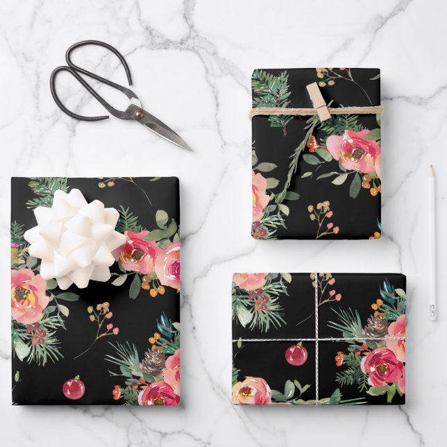 Moody Floral Pattern | Black Christmas Botanical Geschenkpapier Set (Vorderseite)