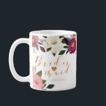 Moody Floral Watercolor Bridesmaid Monogram Kaffeetasse<br><div class="desc">Unsere elegante und launische Tasse in Aquarellfarben ist ein Geschenk für Ihre Brautjungfrau. Das Design zeigt unsere handgezeichnet Aquarellfloralen in einer schönen rustikalen und moody Farbpalette. Blütenpinken, majestätisch mit Akzenten von Olivengrün, tiefgrüne Purpur und lebhafte smaragdgrüne Grüntöne, um diese wunderschönen, markanten Blumen zu schaffen, die sich um die Tasse wickeln....</div>