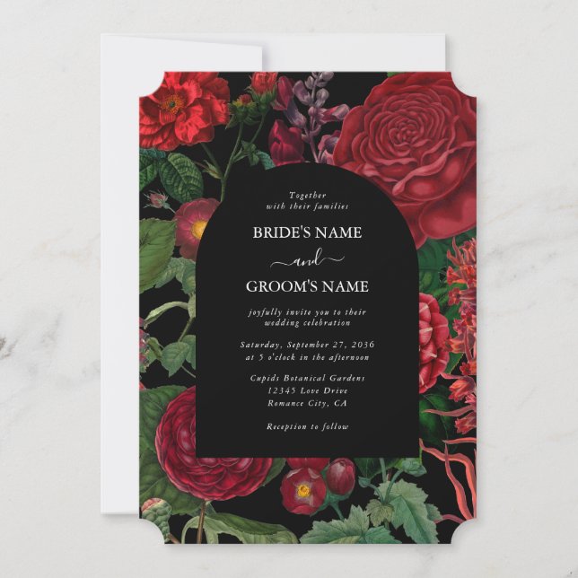 Moody Florals Black Arch Burgundy Red Wedding Einladung (Vorderseite)