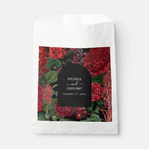 Moody Florals Black Arch Burgundy Red Wedding Geschenktütchen