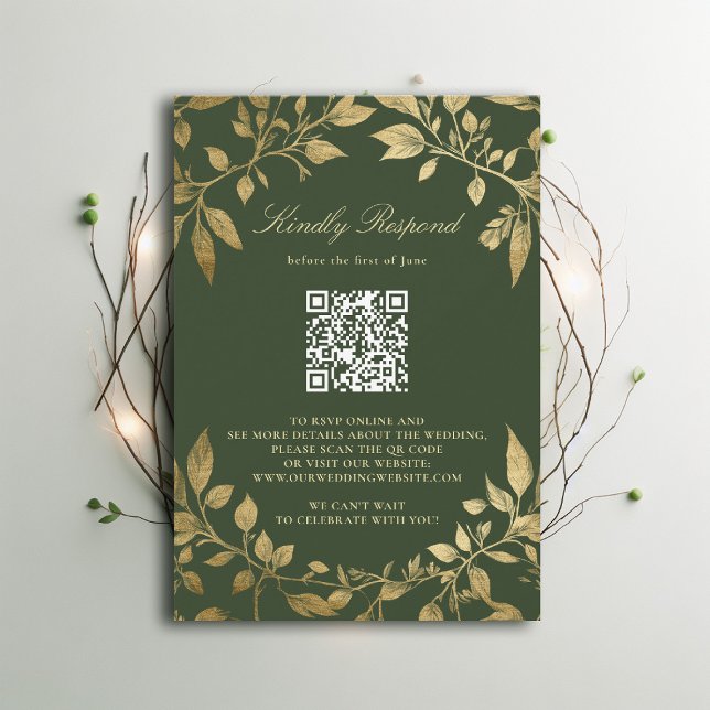 Moody Forest Foliage Frame Modern Classic QR RSVP Karte (Moody Forest Foliage Frame Modern Classic QR RSVP wedding emerald green gold elegant)