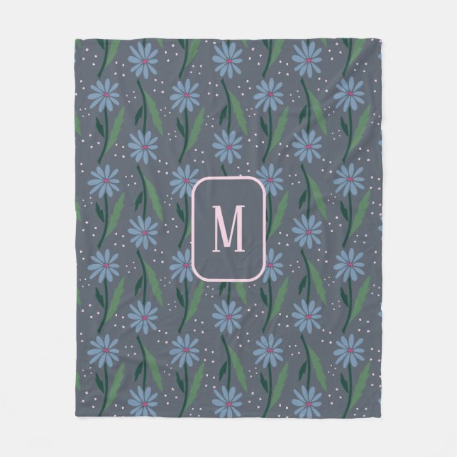 Moody Hand Drawn Retro Blue Daisy Floral Monogram Fleecedecke (Vorderseite)