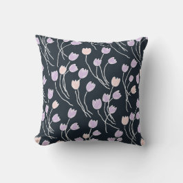 Moody Midnight Garden Navy & Lilac Floral Kissen
