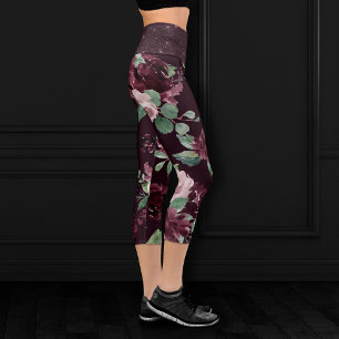 Moody Passion Dramatisches lila Weinrosenmuster Capri Leggings