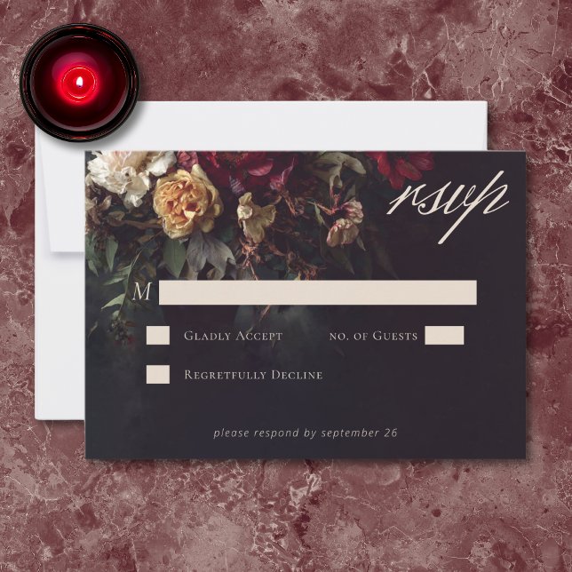 Moody Romantic Dark Floral Gothic Wedding RSVP Karte (Von Creator hochgeladen)