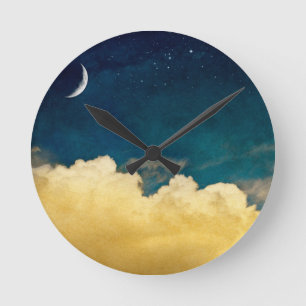 Moon And Cloudscape Runde Wanduhr