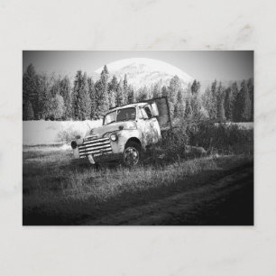 Moon-Aufstieg über alten LKW Postkarte