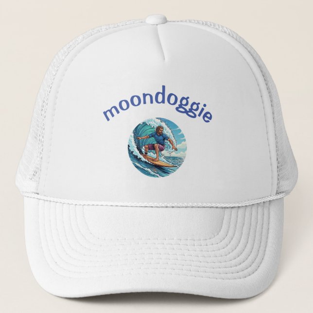 Moondoggie Surfer Graphic Truckerkappe (Vorderseite)