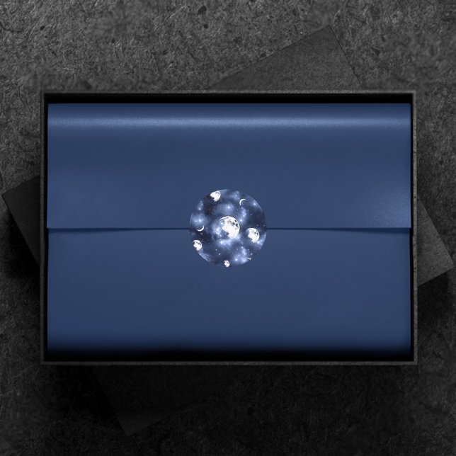 Moonlight Glow Moon Phasen in Sky Clouds Runder Aufkleber (Von Creator hochgeladen)