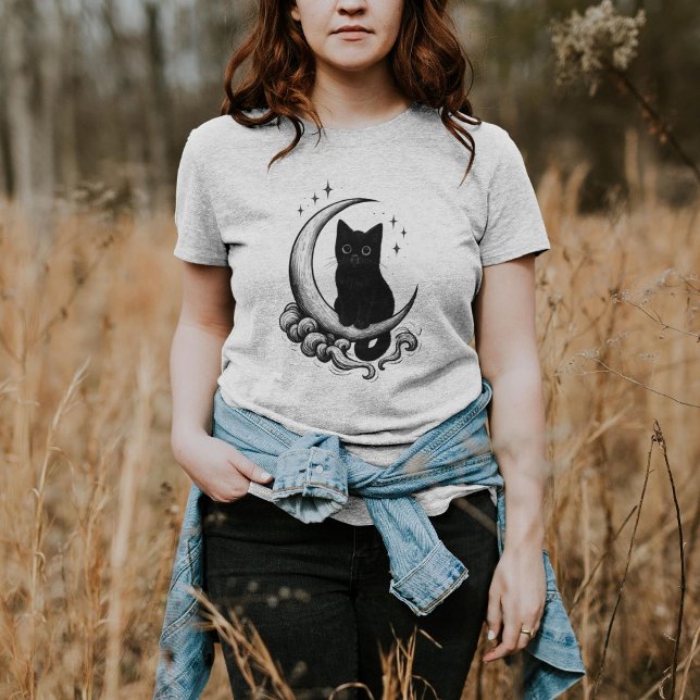 Moonlit Familiar - Schwarze Katze auf Crescent Moo Sweatshirt (Von Creator hochgeladen)