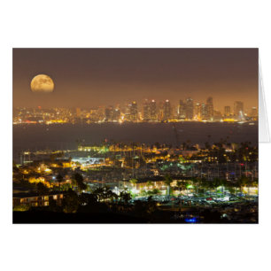 Moonrise über der Skyline von San Diego