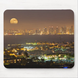 Moonrise über der Skyline von San Diego Mousepad