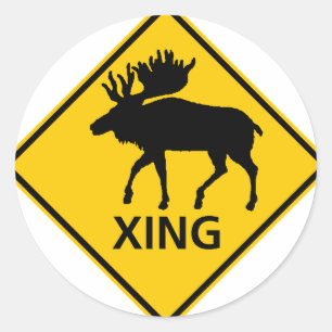 Moose Crossing Highway-Zeichen Runder Aufkleber