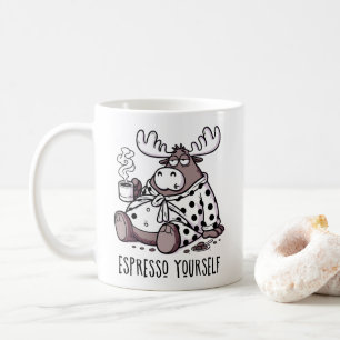 Moose Drink Kaffee in einem Polka Dot Robe Kaffeetasse