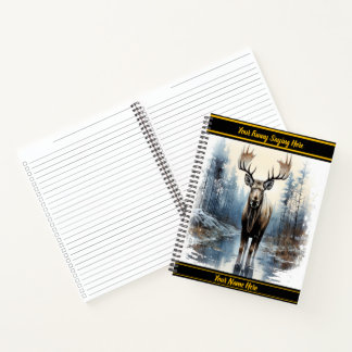 Moose steht schön in einem ruhigen Wald Notizbuch